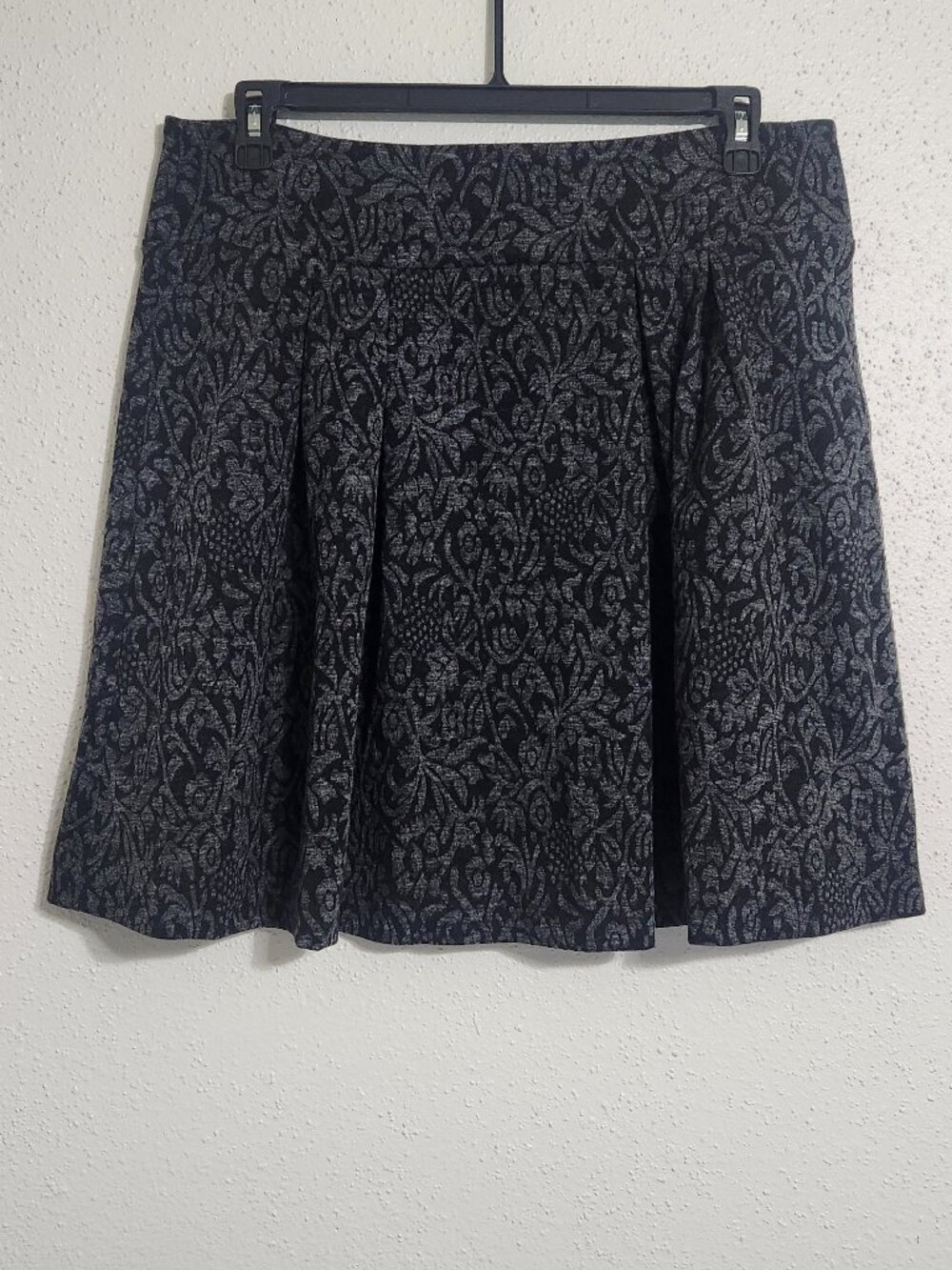 NWT Loft Outlet Women's Black and Gray Pleated Benson Skirt Size 16 w/back zip